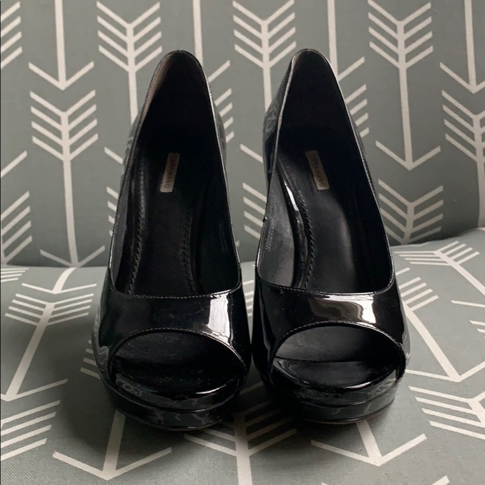Vera Wang Black Patent Leather Peep Toe Heels